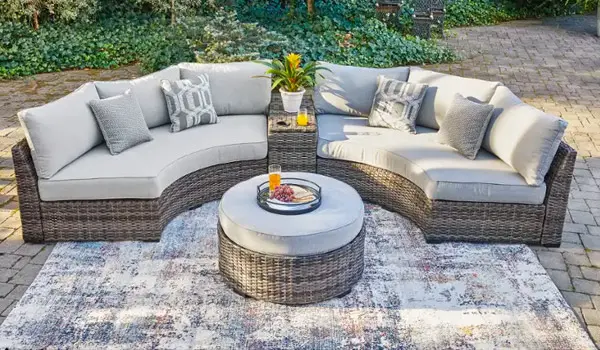 p459 outdoor living room