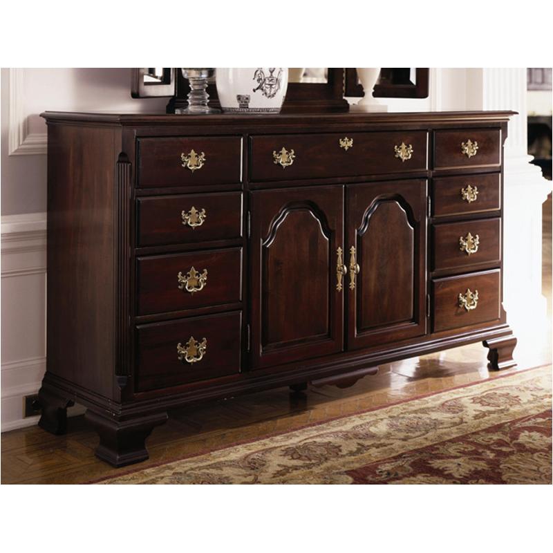 60 160 Kincaid Furniture Carriage House Door Triple Dresser