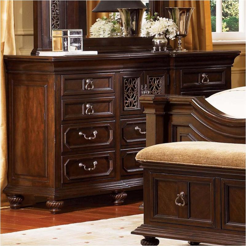 1749 60 Flexsteel Wynwood Furniture Windsor Manor Bedroom Dresser