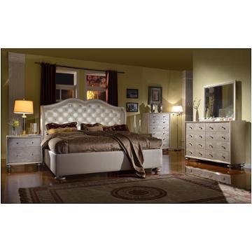 B1700 Q Mc Ferran Home Furnishings Queen Bed Pearl