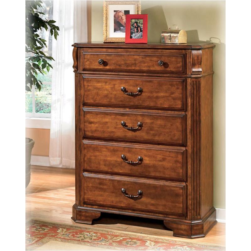 B429 46 Ashley Furniture Wyatt Bedroom Chest