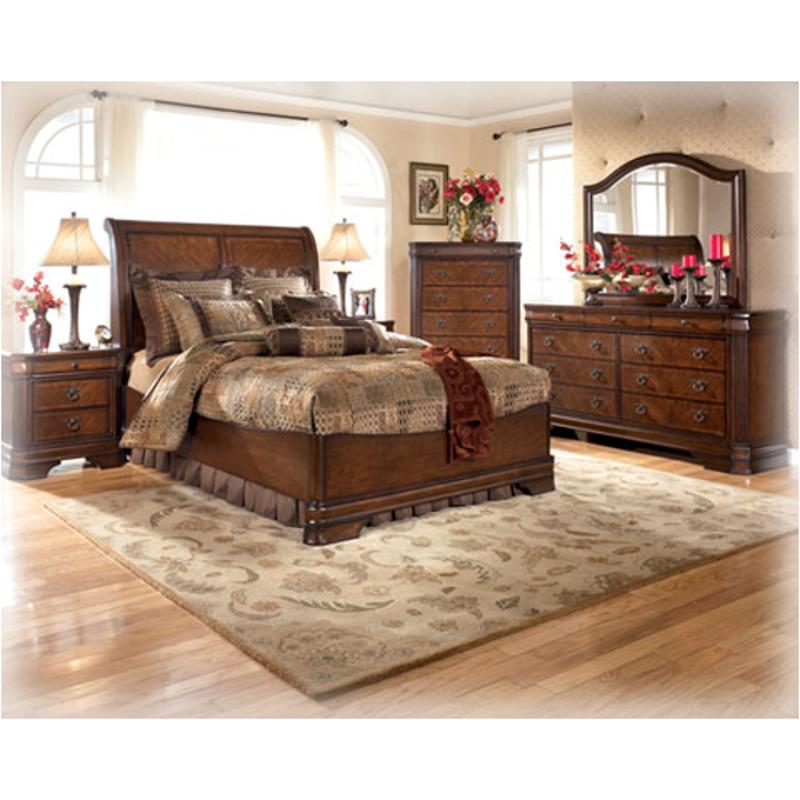 B527 54 Ashley Furniture Hamlyn Queen Platform Look Footboard