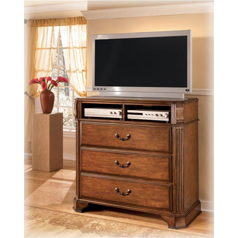 B429 39 Ashley Furniture Wyatt Bedroom Media Chest