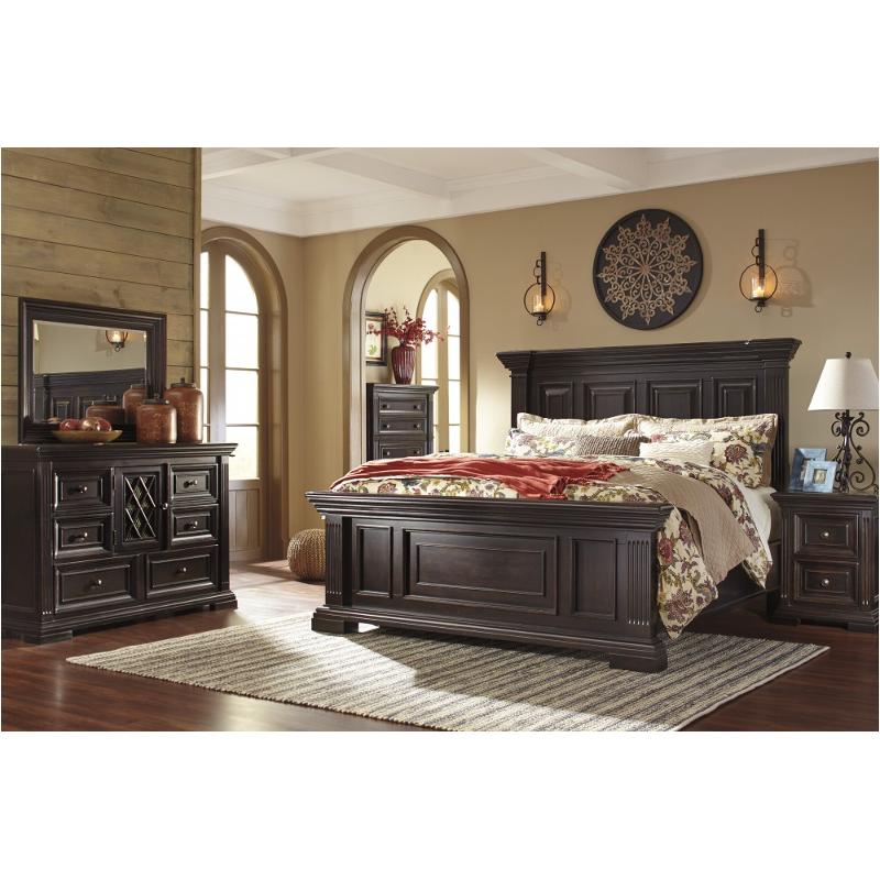 B643 57 Ashley Furniture Willenburg Dark Brown Queen Panel Bed B643 57 Ashley Furniture Willenburg Dark Brown Bedroom Bed