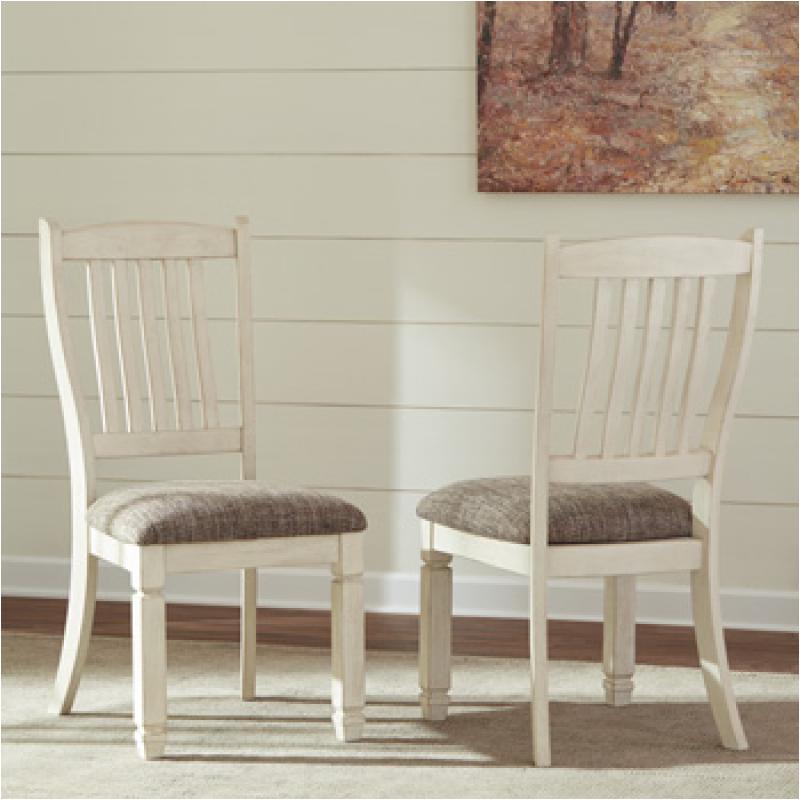 D647 01 Ashley Furniture Bolanburg Dining Uph Side Chairs