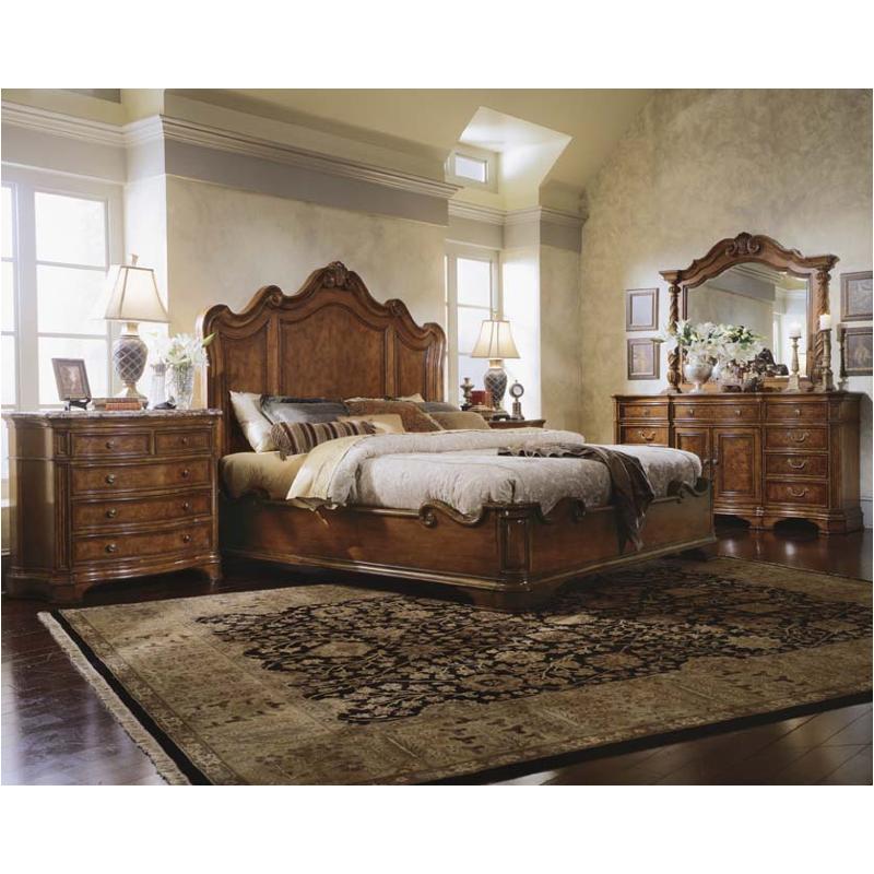 409220 Universal Furniture Villa Cortina Eastern King Platform Bed